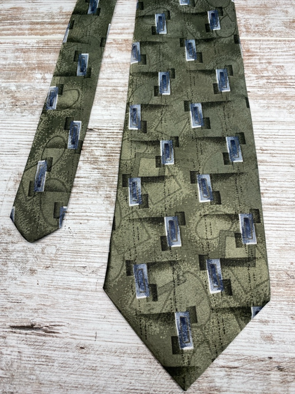 David Taylor Tie Olive Green Geometric Pattern 57x3.75 Classic Mens Necktie